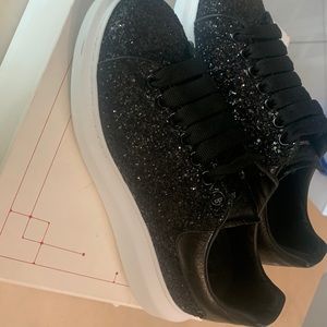 I’ve had these for 2 years and don’t wear them so I would like to see these